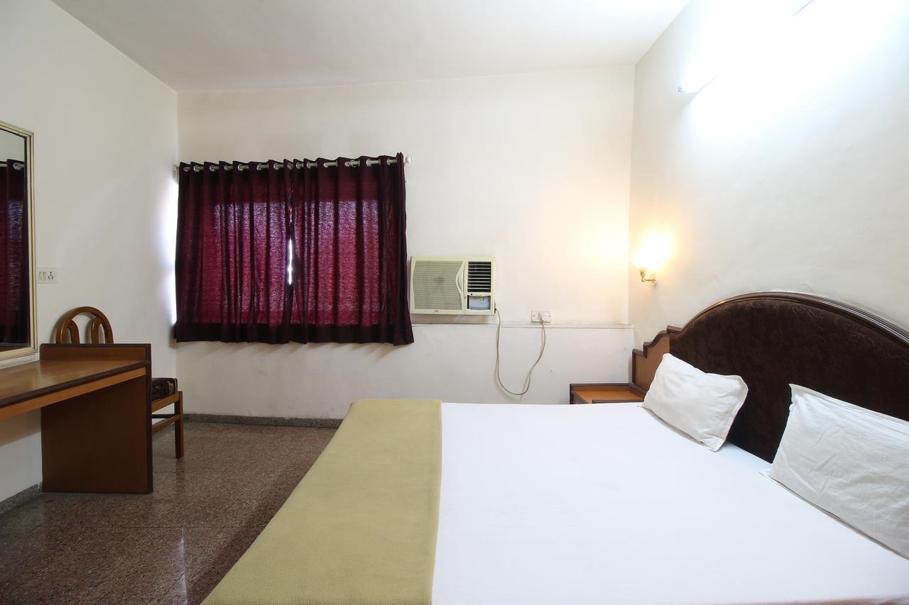 Soubhagya Inn Silvassa Zewnętrze zdjęcie